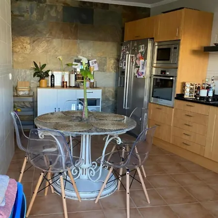 Maison Familiale Entre Et Montagne Lisbonne *